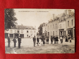 CPA -    Pleumartin  -(Vienne) - La Gendarmerie - Pleumartin