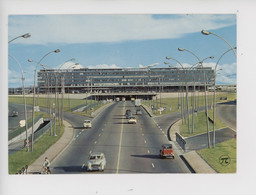 Aéroport Paris Orly : L'aérogare (cp Viergen°181 éd P.I.) Citroen 2 CV DS - Paris Airports