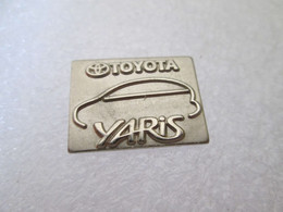 PIN'S  TOYOTA  YARIS - Toyota