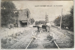 Saint-Thibery - Le Concasseur. ANIMEE (cinq Travailleurs, Adultes, Enfants). Circulée 1931 - Andere Gemeenten