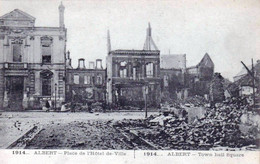 80 - Somme -  ALBERT -  Place De L Hotel De Ville En Ruines - Guerre 1914 - Albert
