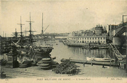 Brest * Vue Sur Le Port Militaire * L'avant Port * Bateau Voilier 3 Mâts - Brest