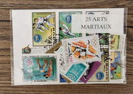 ARTS MARTIAUX Lot De 25 Timbres Tous Differents Neufs Et Oblitérés. Satisfaction Assurée - Other & Unclassified