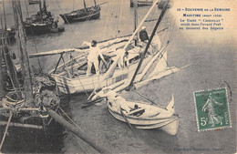 CPA 44 SOUVENIR DE LA SEMAINE MARITIME 1908 LE YACHT CHOCOLAT COULE DANS L'AVANT PORT AU MOMENT DES REGATES - Altri & Non Classificati