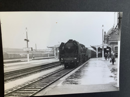 Photo De  J. BAZIN :  Train Vapeur 141 P 157 Express  En Gare De ST BRIEUC  En 1956 - Treni