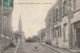 VOUNEUIL-SUR-VIENNE. - La Rue De L'Eglise. Carte Pas Courante - Vouneuil Sur Vienne