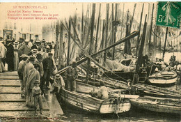 Le Pouliguen * Quand Les Marins Réunissent Leurs Barques Dans Le Port , Présage De Mauvais Temps Dehors - Le Pouliguen