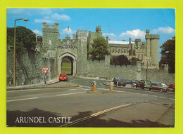 ARUNDEL CASTEL The Castel Gateway Volvo Renault 4L Bicolore - Arundel