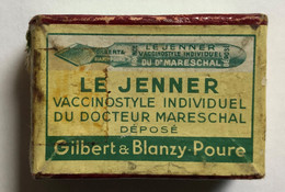Boîte De 47 Plumes Anciennes Le Jenner Vaccinostyle Docteur Mareschal Gilbert & Blanzy Poure - Plumes