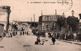 78 / LE CHESNAY / RUE DE VERSAILLES / SORTIE DES ECOLES / JOLIE CARTE ELD 8 - Le Chesnay