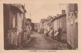 Delcampe - VIVONNE. - Grande-Rue. Cliché RARE - Vivonne