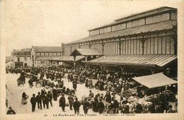 La Roche Sur Yon * Vue Sur Les Halles * Le Marché * Marchands Foire - La Roche Sur Yon