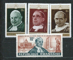 Rwanda  Lot De Timbres   Thème  Papes - Collezioni