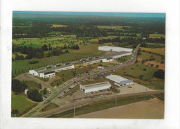 La Gacilly (56) :  Vue Aérienne Générale Au Niveau Des Laboratoires De L'Entreprise Yves Rocher Usines En 1980 GF. - La Gacilly