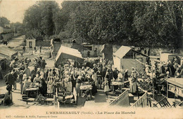 L'hermenault * La Place Du Marché * Marchands Foire - L'Hermenault