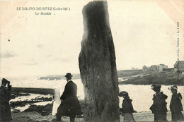 Le Bourg De Batz * Vue Sur Le Menhir * Monolithe Pierre - Batz-sur-Mer (Bourg De B.)