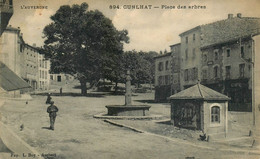 63 - CUNLHAT - PLACE Des ARBRES - CPA Voir Deux Scans. - Cunlhat