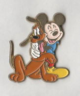 Pin's DISNEY Mickey Et Pluto. - Disney