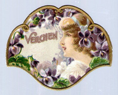 VIOLETA VEILCHEN  ÉTIQUETTE PARFUMERIE PARFUM  PERFUMERY LABEL PERFUME ETIKETT PARFÜMERIE ETICHETTA PROFUMERIA PROFUMO - Etiquettes