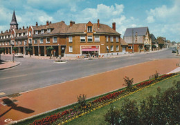 ROSIERES  -  Place Du Maréchal Leclerc ( Magasin FAMY ) - Rosieres En Santerre