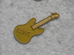 Pin's - Instrument De Musique GUITARE ELVIS - Pins Guitare Jaune Pin Music ELVIS - Musique