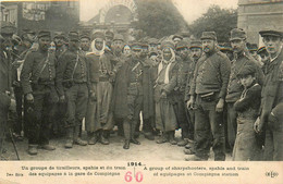 Militaria * Un Groupe De Tirailleurs , Spahis Et Du Train Des équipages à La Gare De Compiègne * Ww1 War - Regimenten