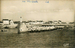 La Turballe * Vue Sur L'entrée Du Port * Jetée Et Phare - La Turballe