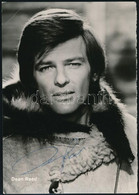 Dean Reed (1938-1986) Amerikai Színész, énekes, Rendező Autográf Aláírása őt ábrázoló Fotón / Autograph Signature Of Dea - Other & Unclassified