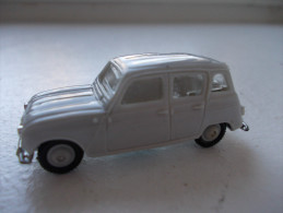 MICRO NOREV. Ech 1:87 - Renault 4L Gris Clair. Année 60 - - Escala 1:87