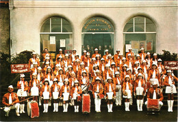 CPM 51 (Marne) Reims - La Fanfare Reims-Champagne Devant La Maison Commune Du Chemin Vert, Siège 11 Rue D'Italie à Reims - Musique