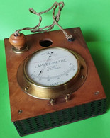 Ancien APPAREIL ÉLECTRIQUE WATTMÈTRE De 0 à 65 Watts - Bois Laiton Métal Fil Coton - Vers 1900 1920 - Other Apparatus