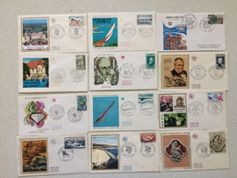 134 FRANCE 12 ENVELLOPES PREMIER JOUR ANNEE  1969 - 1970-1979