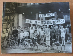 Photo Du Rallye De Cyclotourisme , Organisé Par Les Cyclotouristes Bourguignons De Dijon - Ciclismo