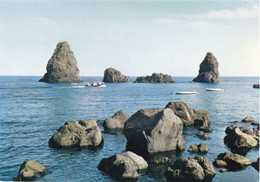 ACI TREZZA - DINTORNI DI ACI CASTELLO, ACIREALE E CATANIA - I FARAGLIONI CON BARCHE E PESCHERECCIO - 1971 - Acireale