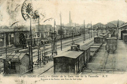 Tours * Entrée De La Gare , Vue De La Passerelle * Train Wagons * Ligne Chemin De Fer - Tours