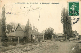 étrepagny * Route Et Vue Sur La Sucrerie * Usine Raffinerie Sucre - Autres & Non Classés