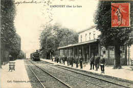 Liancourt * Vue Sur La Gare Du Village * Arrivée Du Train * Ligne Chemin De Fer - Liancourt