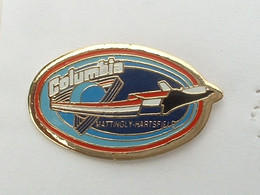 Pin's NAVETTE AMERICAINE  - COLUMBIA - Space