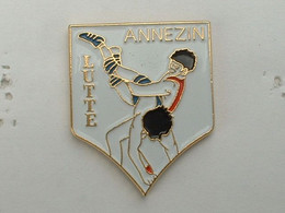 Pin's  CLUB DE LUTTE - ANNEZIN - Lutte