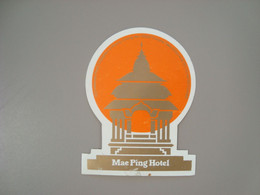 AUTOCOLLANT MAE PING HOTEL - Stickers