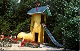 Rhode Island Hopkinton Enchanted Forest Giant Shoe - Andere & Zonder Classificatie