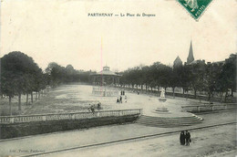 Parthenay * La Place Du Drapeau * Kiosque à Musique - Parthenay