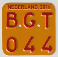 License Plate-nummerplaat-Nummernschild Moped-wheelchair Nederland-the Netherlands 2016 - Plaques D'immatriculation