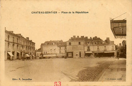 Château Gontier * La Place De La République * Commerces Magasins * Grand Bazar - Chateau Gontier