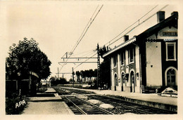 Grisolles * Intérieur De La Gare Du Village * Ligne Chemin De Fer - Grisolles