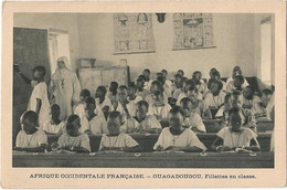 Burkina  Faso -  Ouagadougou -  Fillettes En Classe -  Afrique Occidentale Francaise - Burkina Faso