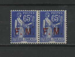 FRANCE FM 8 PAIRE DONT UN TIMBRE AVEC APOSTROPHE NEUF CHARNIERE LEGERE - Military Postage Stamps