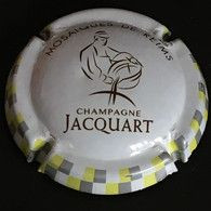 CAPSULE MUSELET CHAMPAGNE JACQUART  MOSAIQUES DE REIMS (brun Sur Blanc) - Jacquart