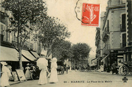 Biarritz * La Place De La Mairie * Attelage * Commerces Magasins - Biarritz