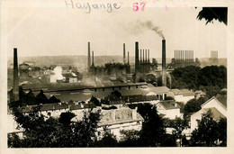 Hayange * Vue Générale Sur La Commune * Usine Aciérie Cheminée Industrie - Hayange